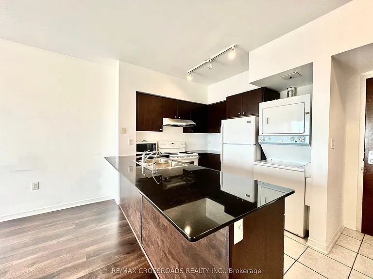 4600 Steeles Ave E #803 — Photo 2