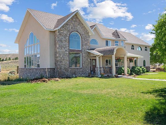 2nd image of 2536 E Valley Dr