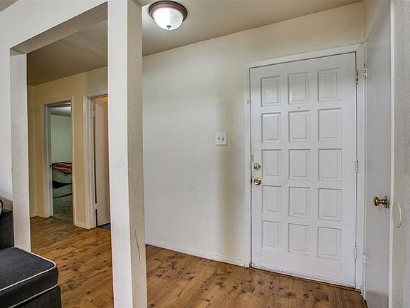 5th image of 7605 Janetta Dr