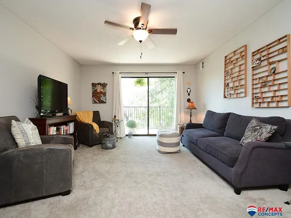 2400 A St APT 13, Lincoln, NE 68502