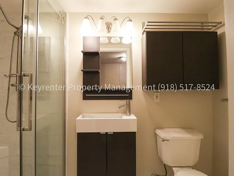 953 E 37th St S — Photo 39