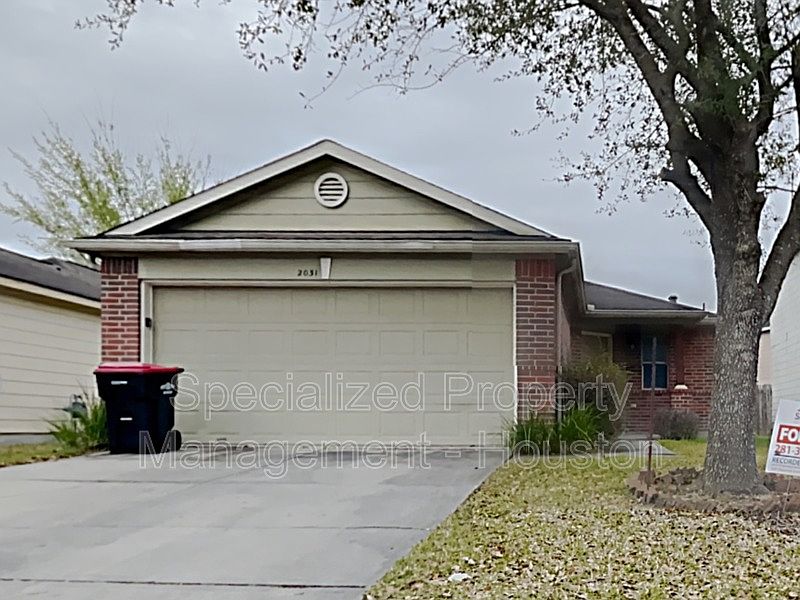 1st image of 2031 Wooded Oaks Dr