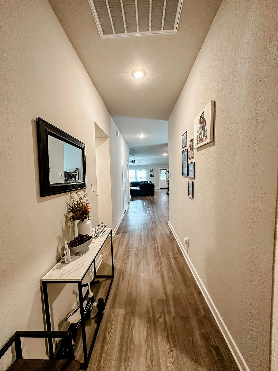 Building Photo - 6818 Emerald Valley