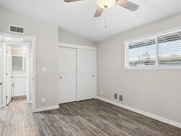 449 N Williams — Photo 21