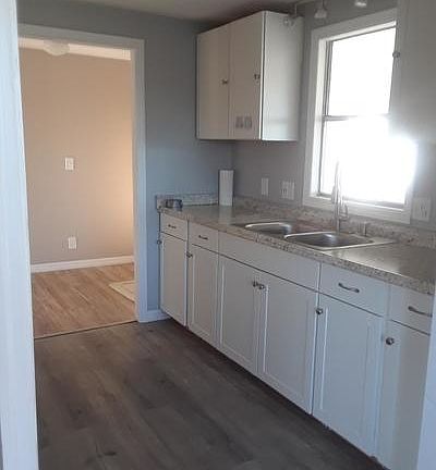 2nd image of 135 NE Pinelake Village Blvd