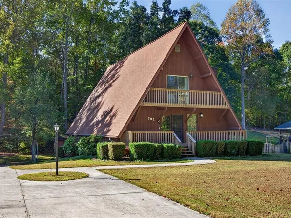 301 Fieldstone Dr, Winston Salem, NC 27127