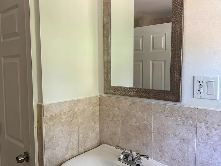 200 Bulgarmarsh Rd #8 — Photo 13