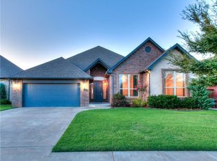 6305 NW 156th St, Norman, OK 73072