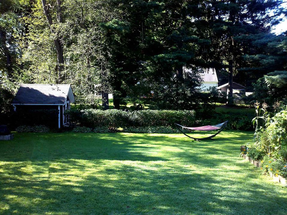 Beautiful Fenced Back Yard