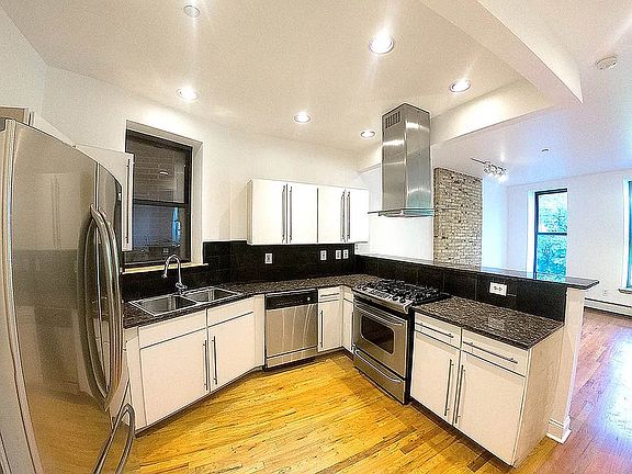 4th image of 366 Saint Nicholas Ave APT 3