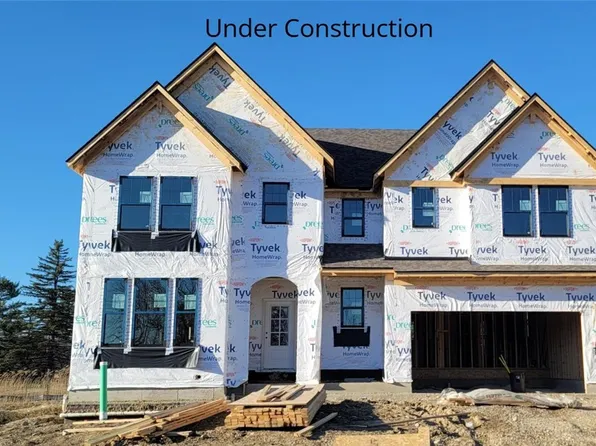 7824 Harley Hills Dr, North Royalton, OH 44133