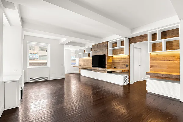 Rented by New York Casas Ltd. | media 13