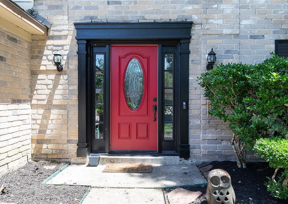 1st image of 2307 Parkview Dr