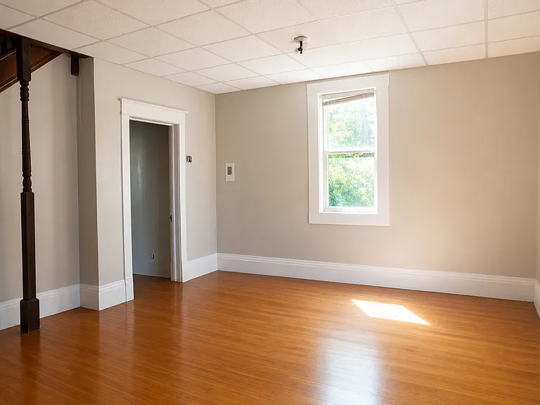 1203 S Farwell St — Photo 6
