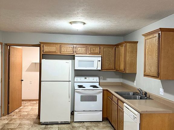 3rd image of 5600-5602 N Gray Ln #5600