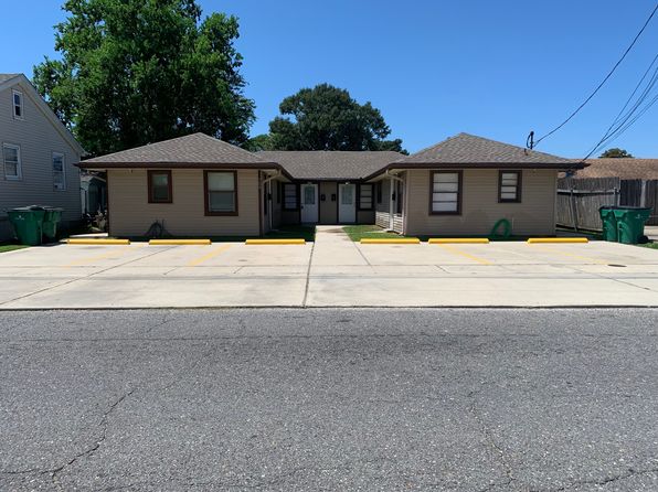 704 N Causeway Blvd APT C