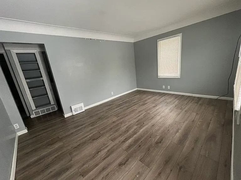 2210 Blades Ave — Photo 6
