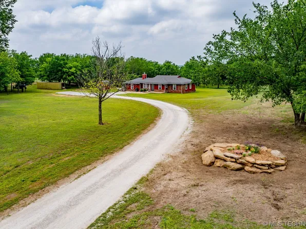 14602 S 4062nd Rd, Oologah, OK 74053