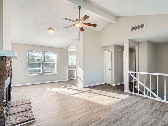 4th image of 2801 Custer Dr