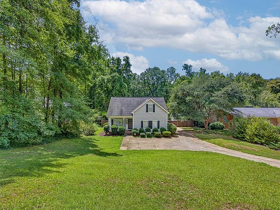 2nd image of 412 Summerlea Dr