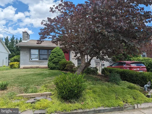525 Weaver Ave, Chambersburg, PA 17201