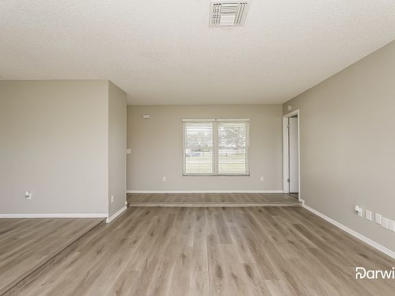 5th image of 9290 Bayside Ct