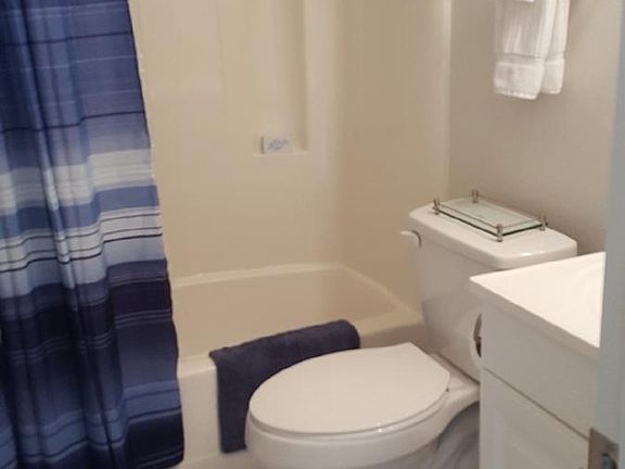 4th image of 12538 SW Kingsway Cir APT 203