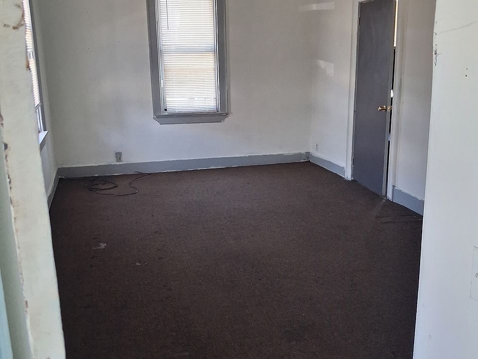 957 Park Ave Apt 1, photo 6