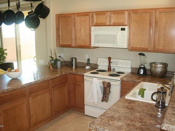 3rd image of 921 E Cherry Hills Dr