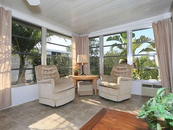 3rd image of 510 Royal Tern Dr
