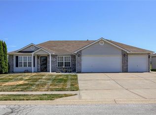 1106 Carlisle Dr, Raymore, MO 64083