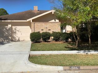 835 Seafoam Rd, Houston, TX 77062