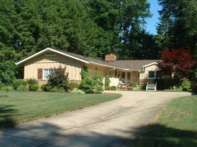 75 Huntington Woods Pkwy, Bay Village, OH, 44140