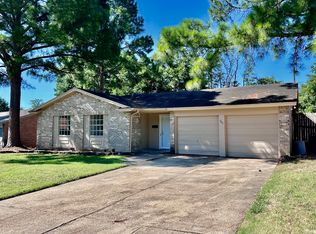 601 Johns Dr, Euless, TX 76039