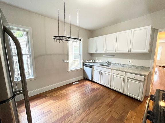 5th image of 26 Taft St #1F