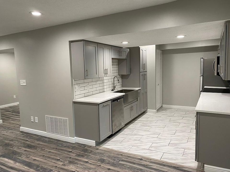 1st image of 9057 W Swan Cir