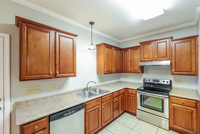 3 bed, 2.0 bath, 1333 sqft, $1,705 — Photo 3
