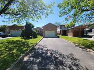 40 Nicholson Dr, Barrie, ON L4N 8L7