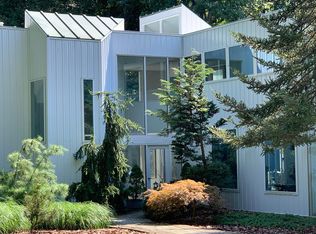 2276 Hankinson Rd, Granville, OH 43023