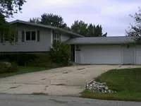 46W608 Elm St photo 1