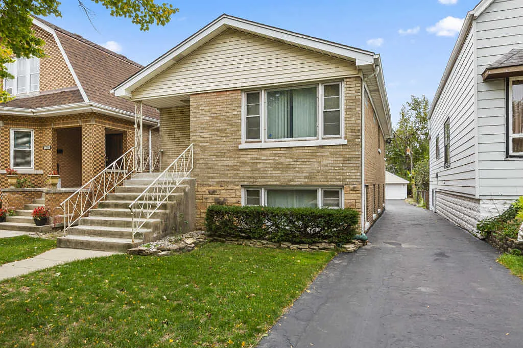 7703 45th Pl photo 1