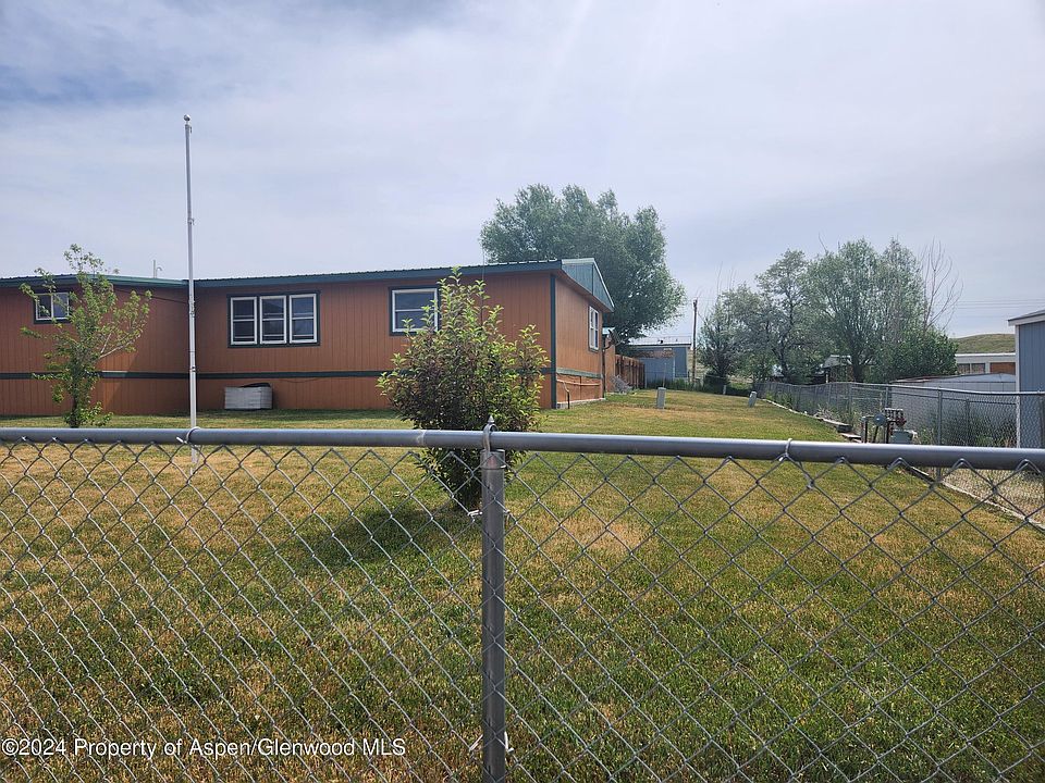 2nd image of 2190 Cedar Pl