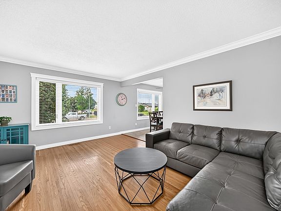 5th image of 7916 130th Ave NW