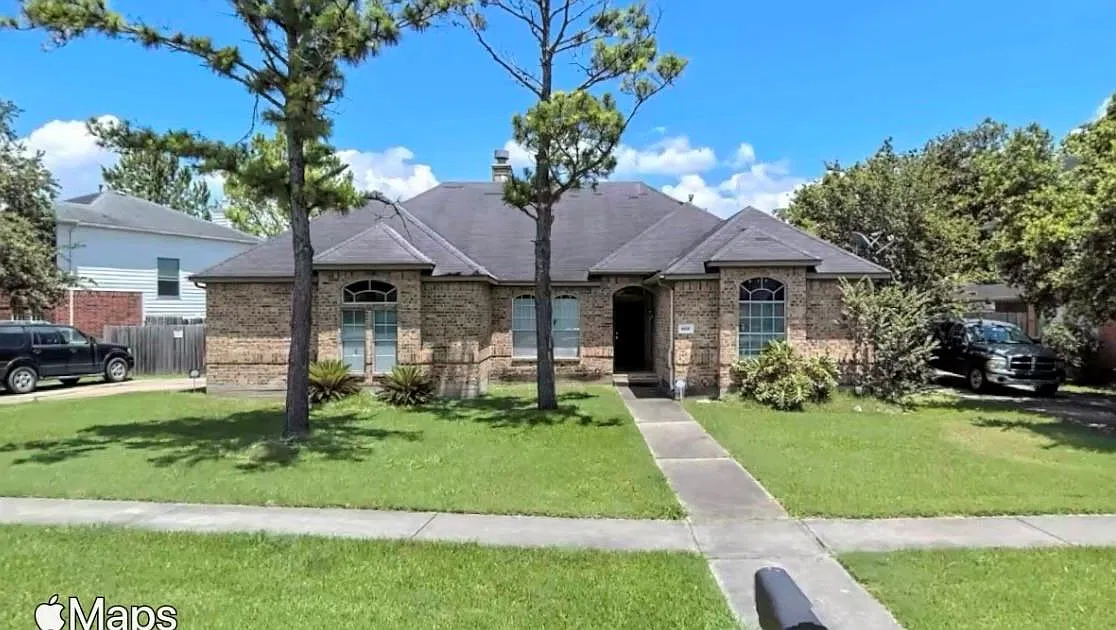 3 bed, 2.0 bath, 1980 sqft, $2,200 — Photo 1