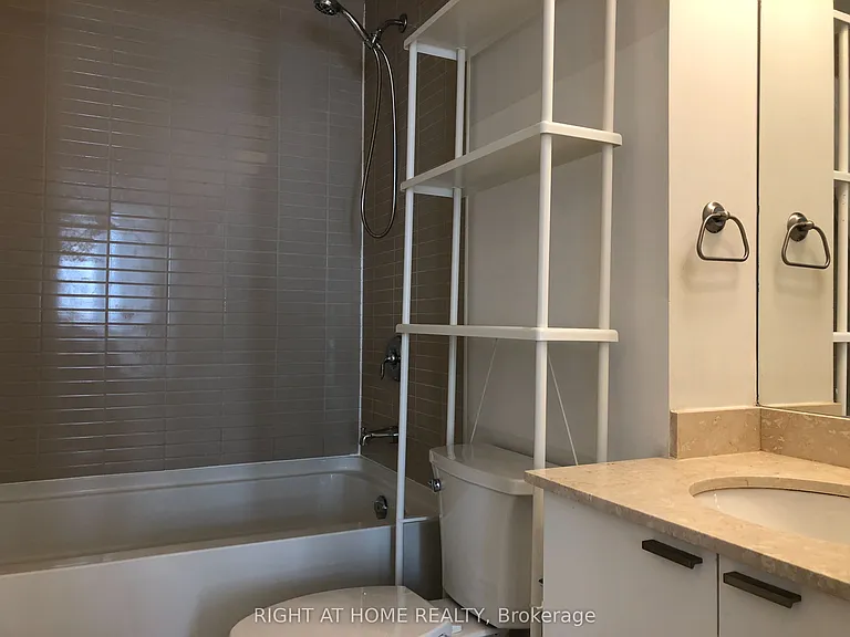 35 Hayden St #709 — Photo 15