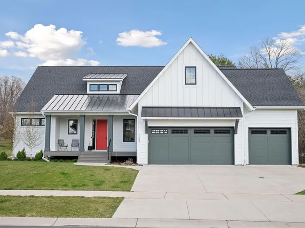 1687 Annika Dr N, Lake Elmo, MN 55042