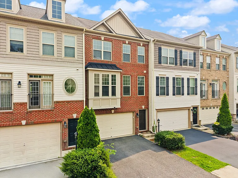 1439 Occoquan Heights Ct — Photo 4