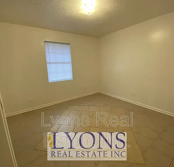1026 S Gordon Ave #A — Photo 6