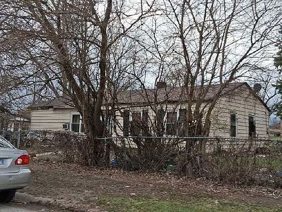 3rd image of 205 W 157th St
