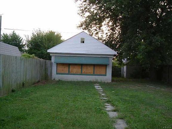2nd image of 2418 S Harlan St